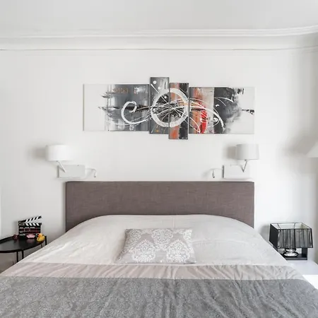 Apartment Haussmannien - Dernier Etage